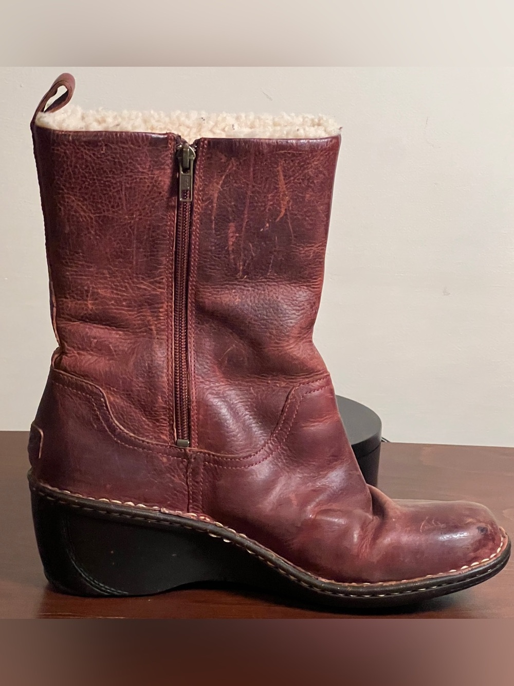 Ugg Hartley Mid-Calf Leather Sheepskin Shearling Lined Wedge Boots - US 12 - Picture 10 of 13
